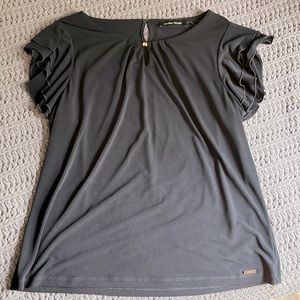 Super cute business  casual blouse 👚